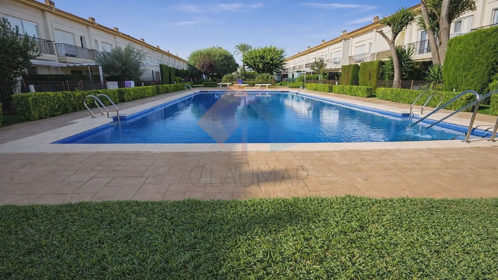 4 soverom Rekkehus til salgs i Gandia med svømmebasseng garasje - € 389 900 (Ref: 10055779)