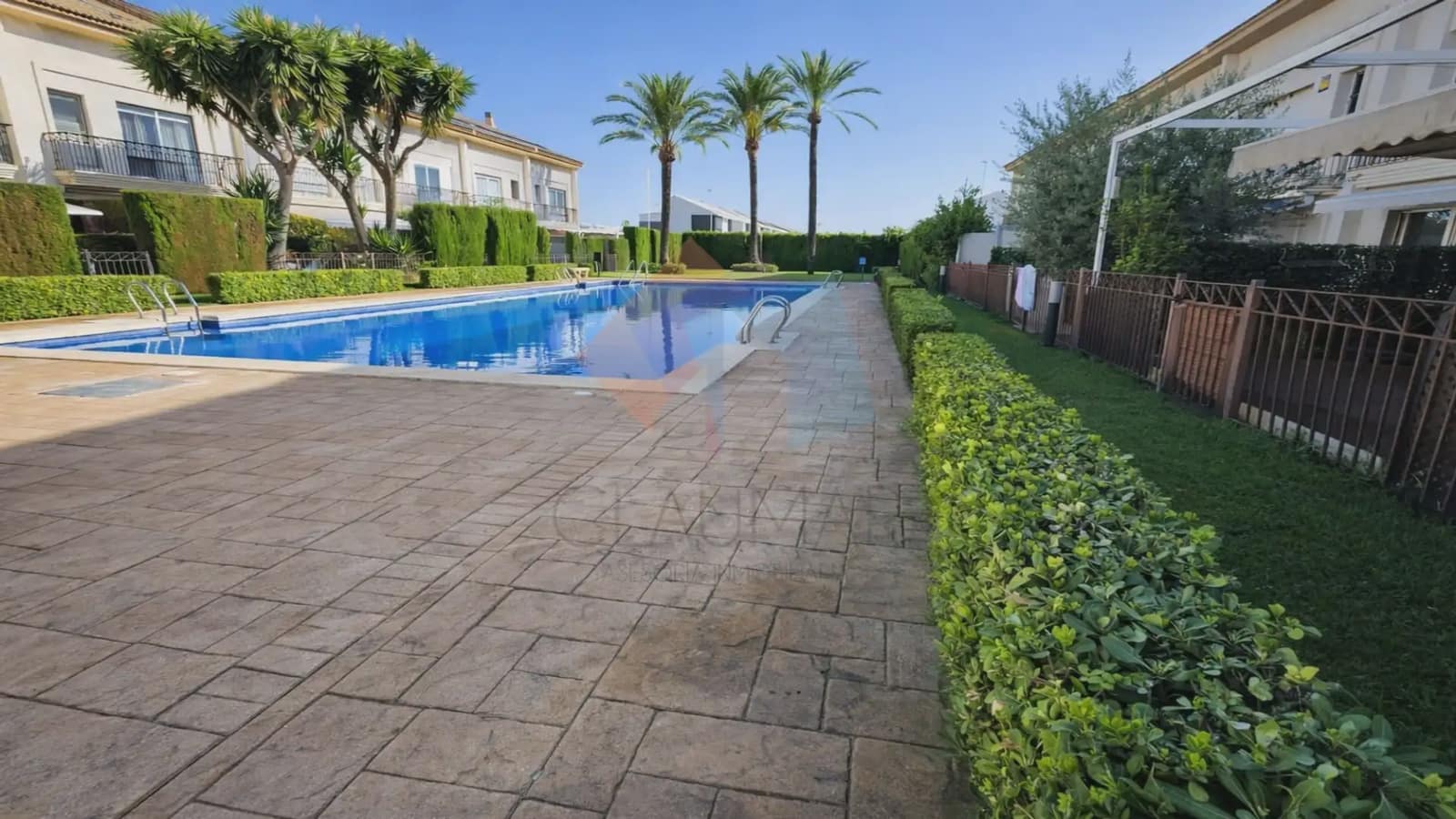 4 soverom Rekkehus til salgs i Gandia med svømmebasseng garasje - € 389 900 (Ref: 10055779)