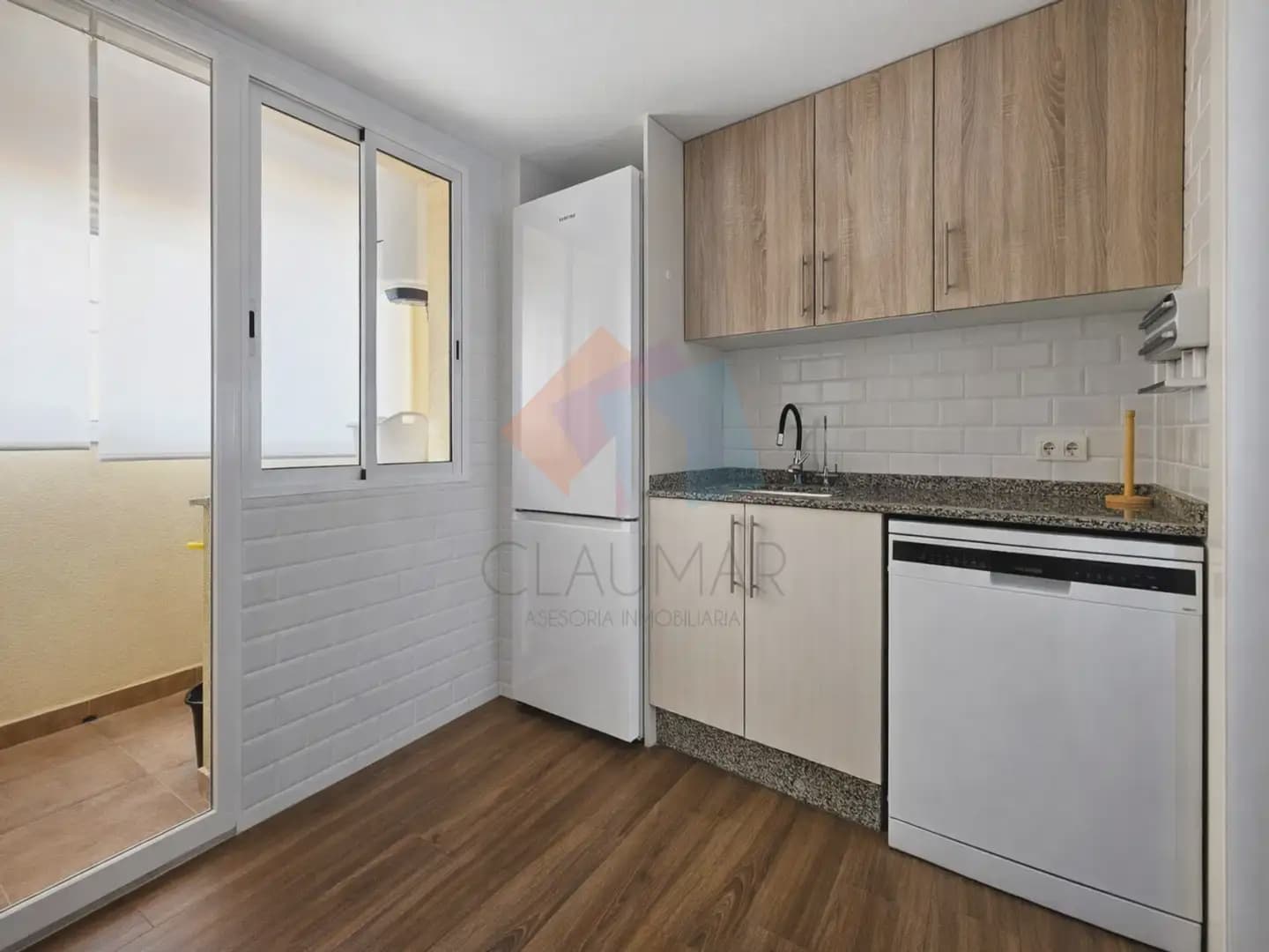 3 slaapkamer Flat te huur in Gandia met garage - € 975 (Ref: 10060813)