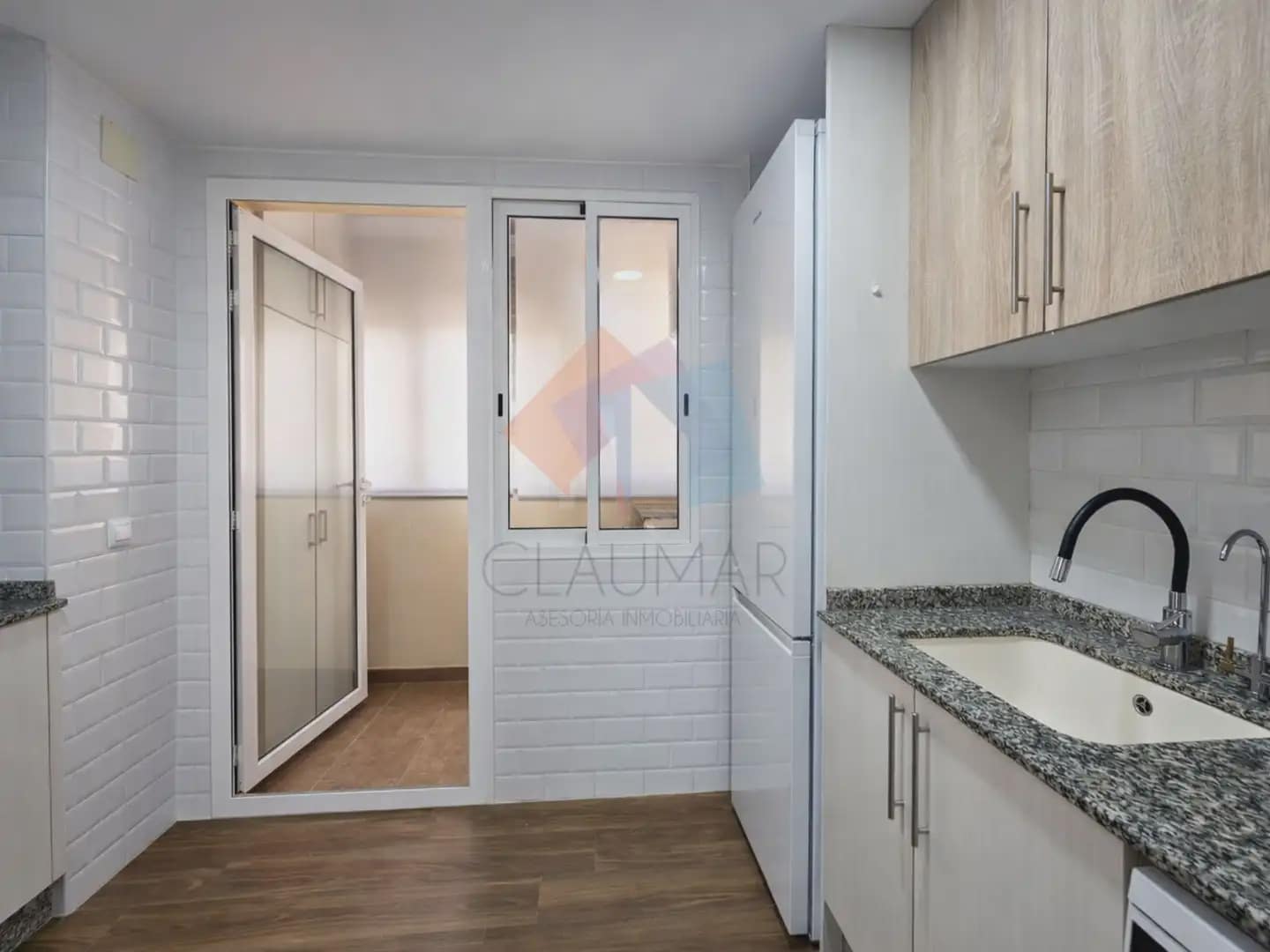3 slaapkamer Flat te huur in Gandia met garage - € 975 (Ref: 10060813)