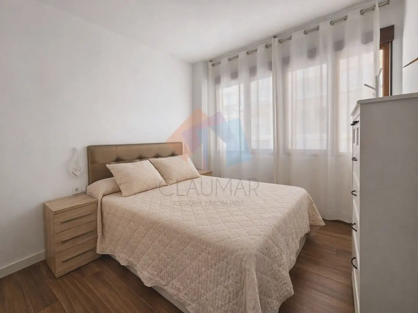3 slaapkamer Flat te huur in Gandia met garage - € 975 (Ref: 10060813)
