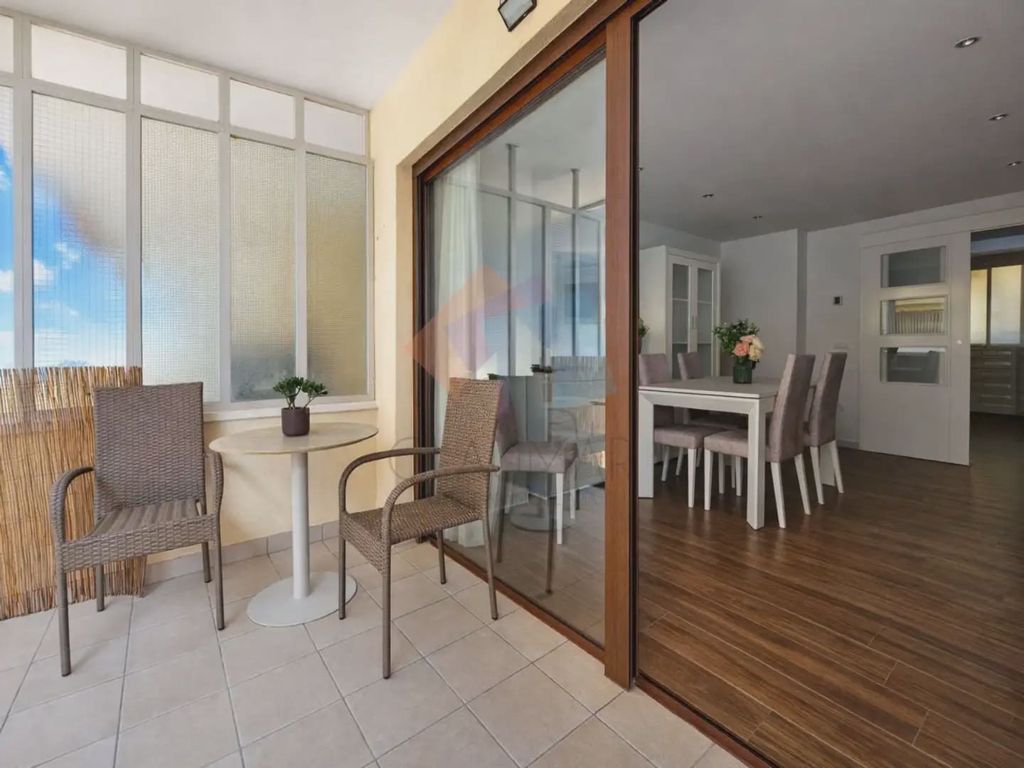 3 slaapkamer Flat te huur in Gandia met garage - € 975 (Ref: 10060813)
