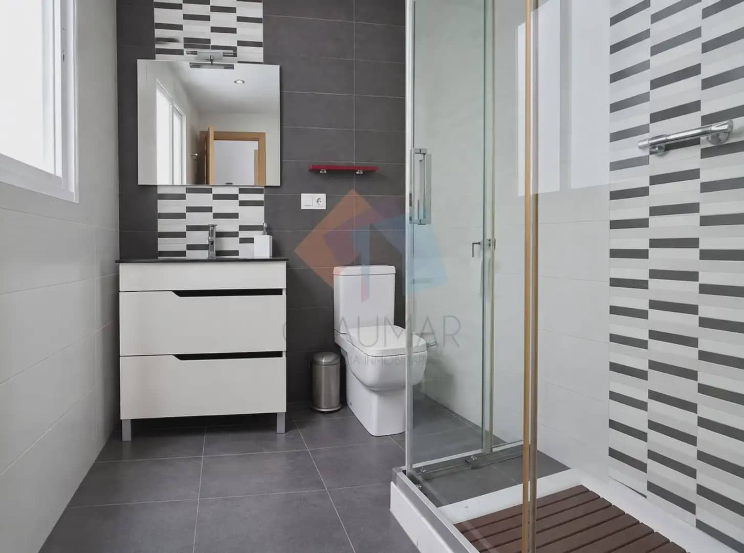 Casa de 6 habitaciones en Oliva en venta - 220.000 € (Ref: 10084938)