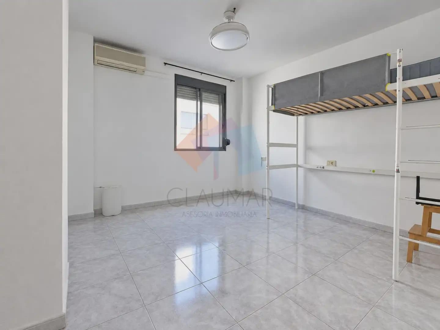 4 bedroom Flat for sale in Miramar - € 199,900 (Ref: 10166809)