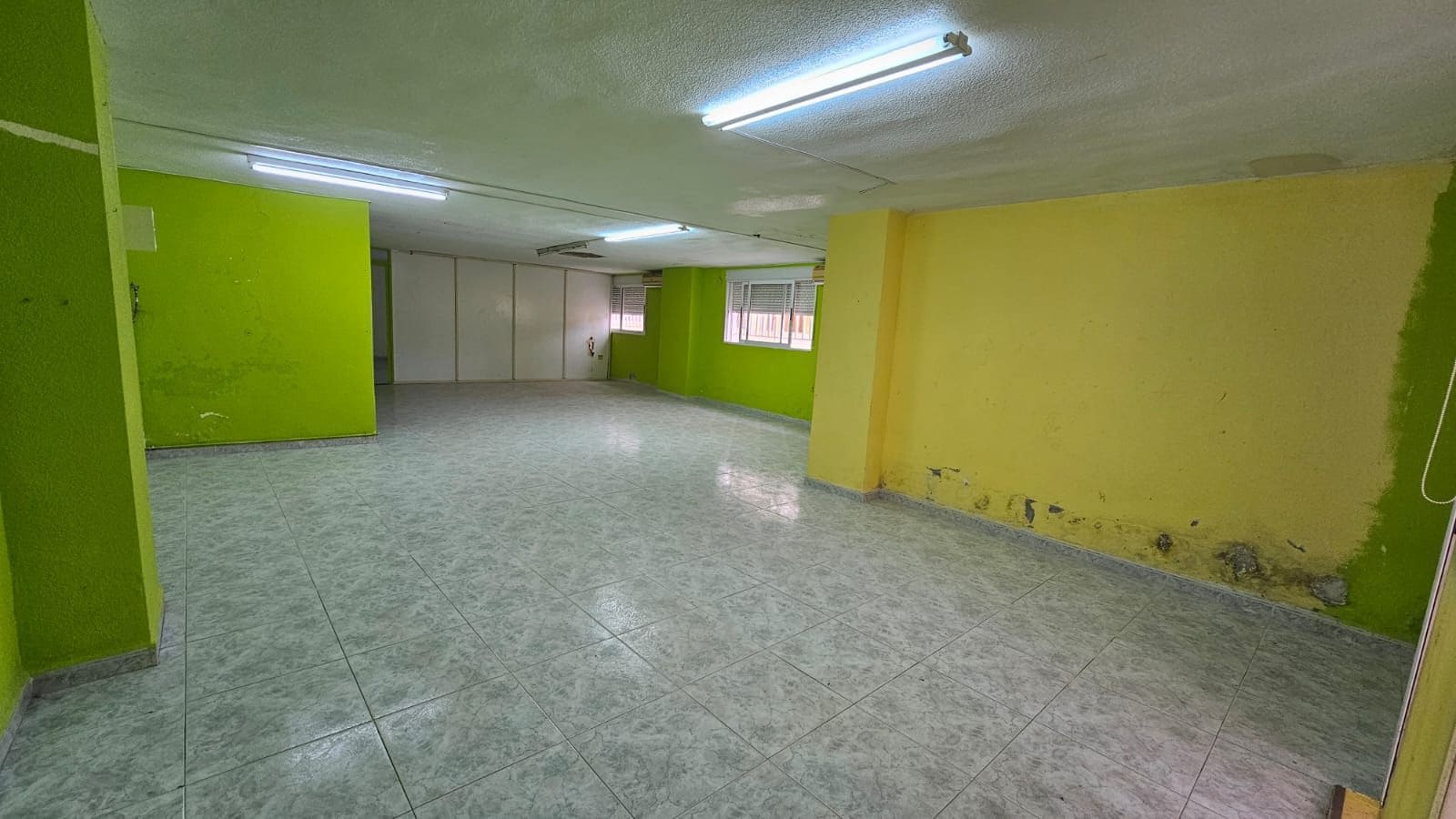 Erhverv til salg i Xeraco - € 99.000 (Ref: 8034514)