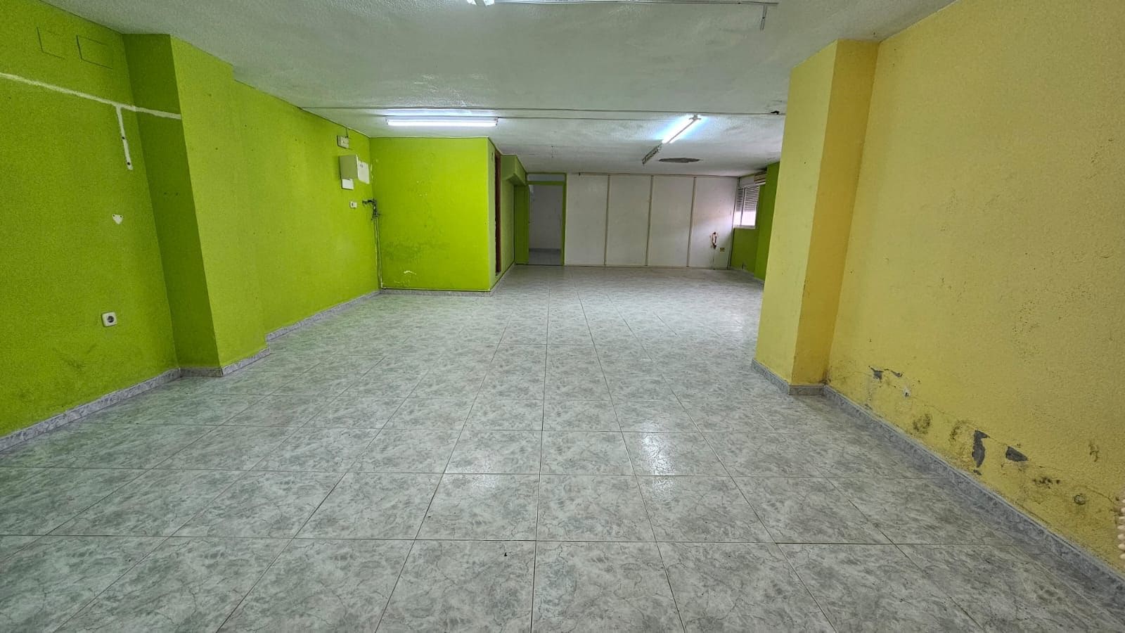 Erhverv til salg i Xeraco - € 99.000 (Ref: 8034514)