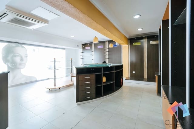 Commercieel te koop in Gandia - € 165.000 (Ref: 8040198)