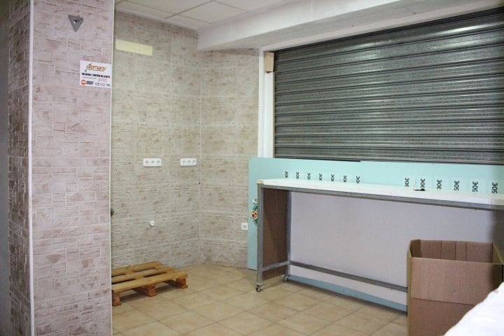 Erhverv til salg i Gandia - € 280.000 (Ref: 8040210)