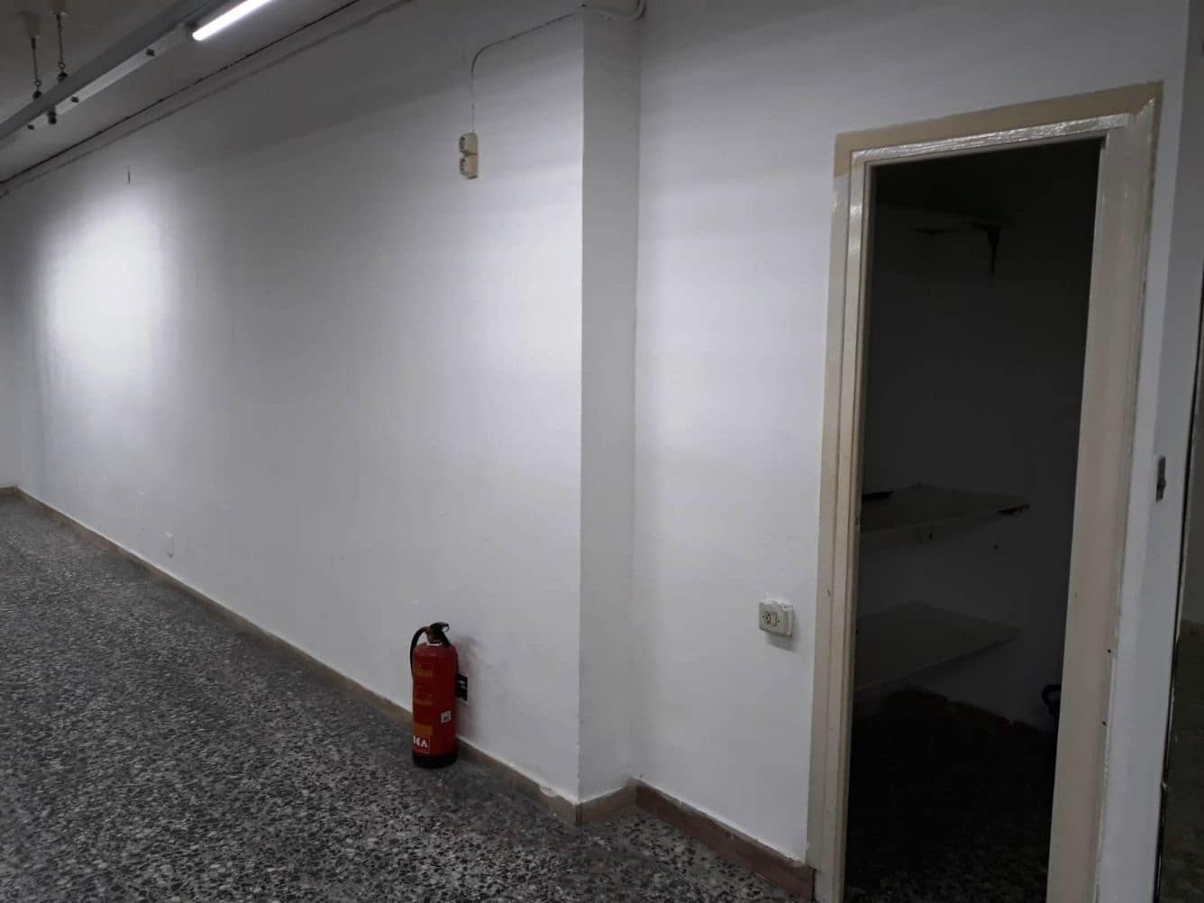 Erhverv til salg i Gandia - € 100.000 (Ref: 8040211)