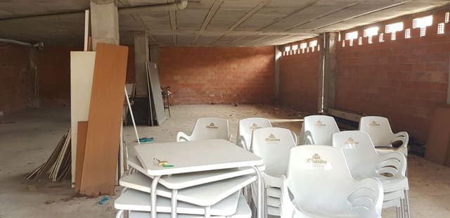 Erhverv til salg i Gandia - € 219.000 (Ref: 8040212)