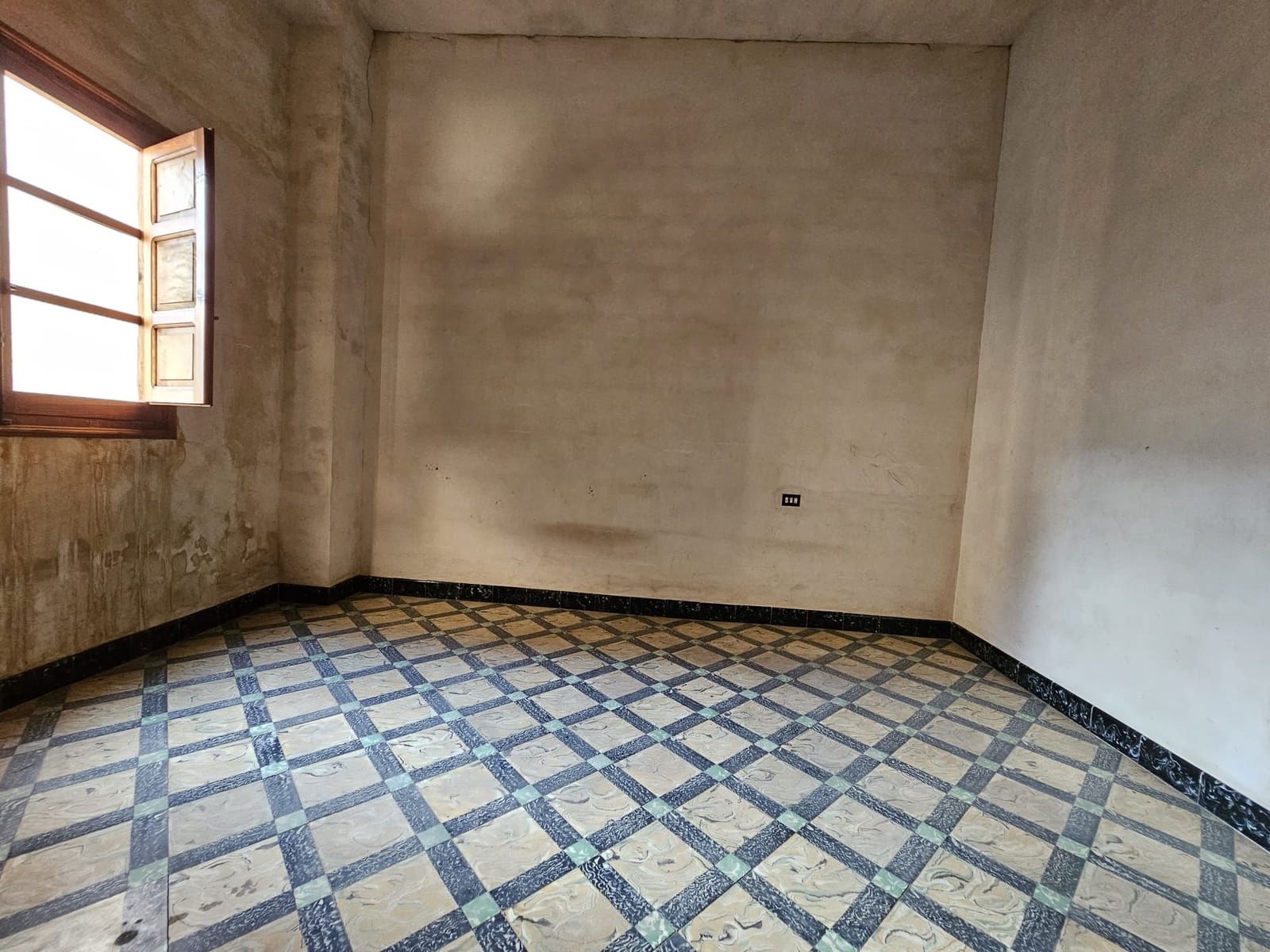 5 bedroom Townhouse for sale in Villalonga - € 149,900 (Ref: 8113052)