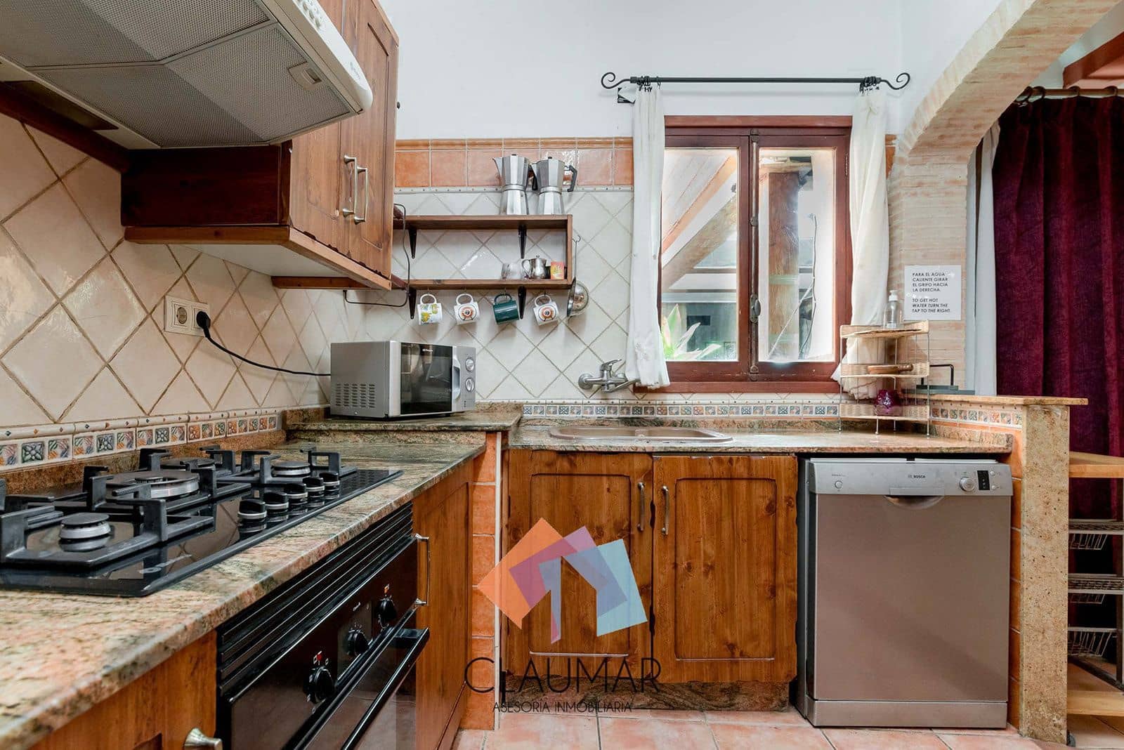 9 soveværelse Hotel til salg i Palomar med swimmingpool - € 270.000 (Ref: 8113071)