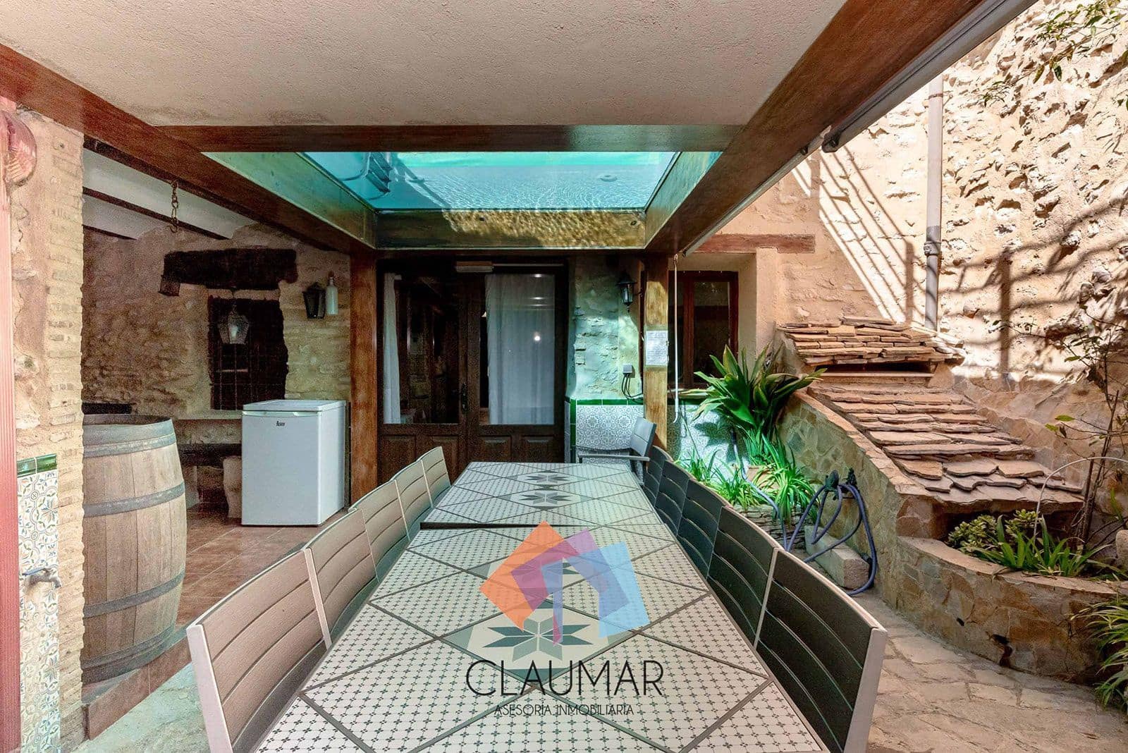 9 soveværelse Hotel til salg i Palomar med swimmingpool - € 270.000 (Ref: 8113071)