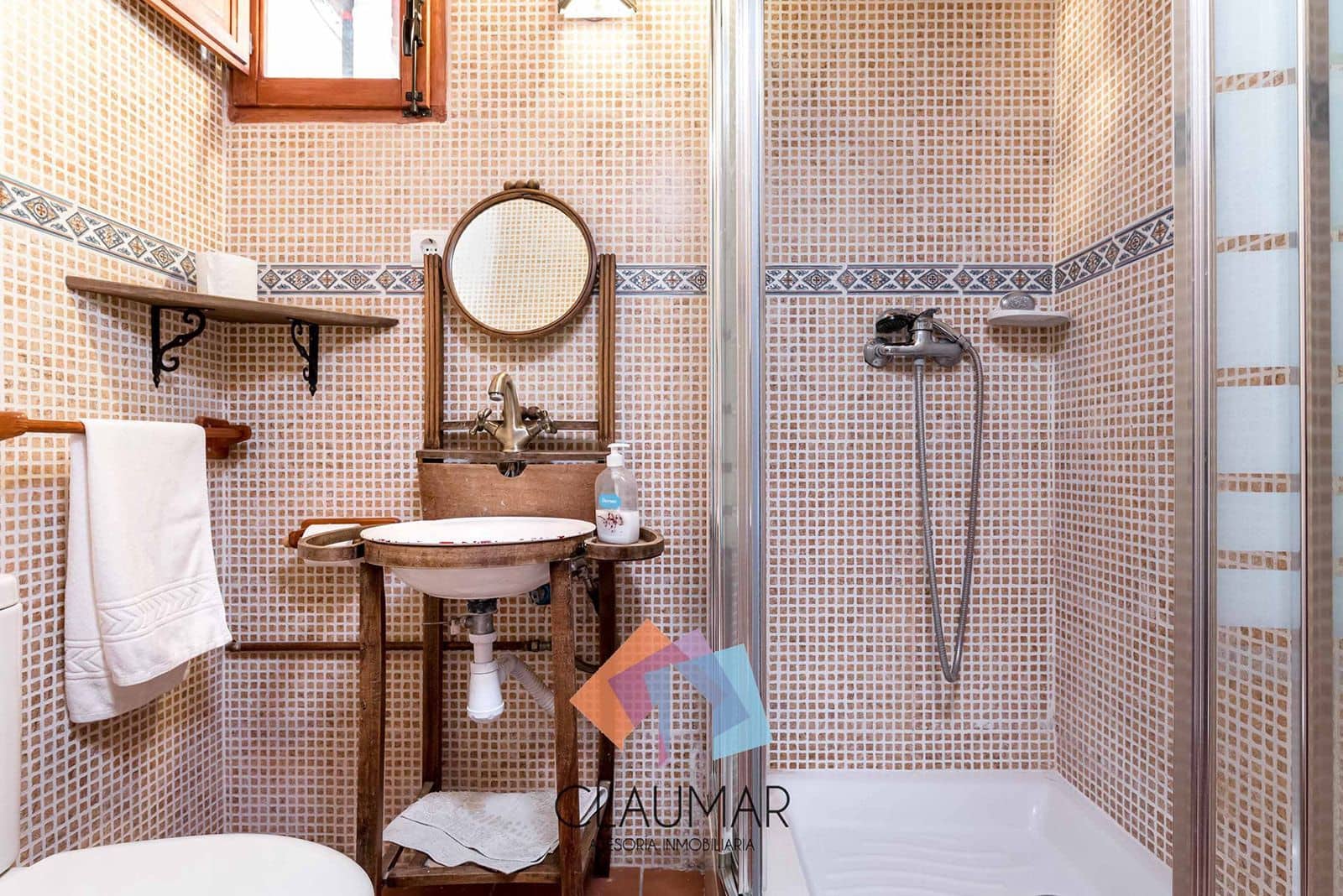 9 soveværelse Hotel til salg i Palomar med swimmingpool - € 270.000 (Ref: 8113071)