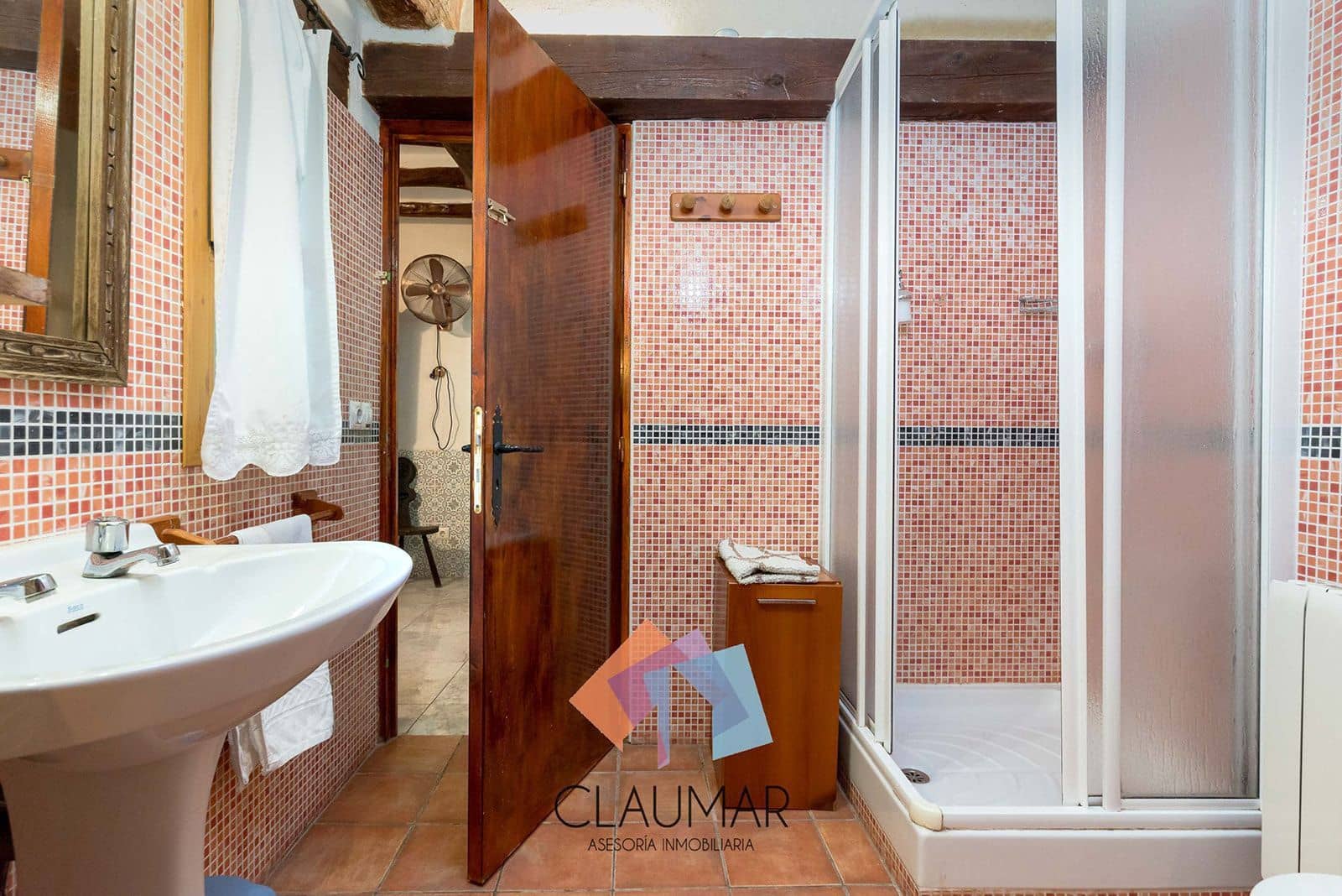 9 soveværelse Hotel til salg i Palomar med swimmingpool - € 270.000 (Ref: 8113071)