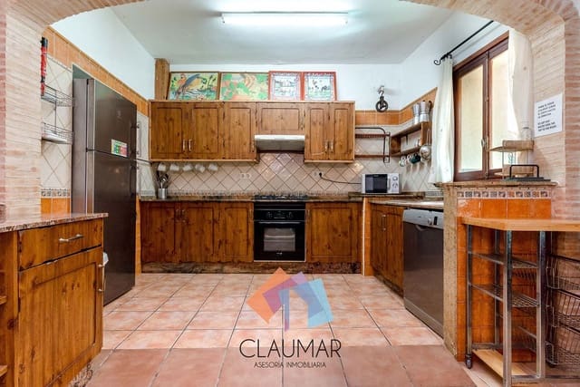 9 bedroom Hotel for sale in Palomar with pool - € 270,000 (Ref: 8113071)