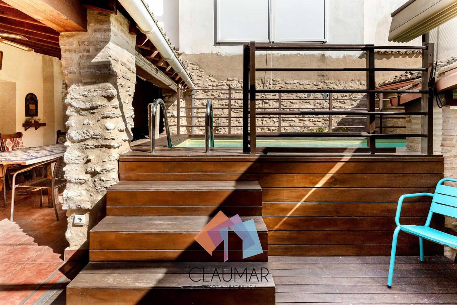 9 soveværelse Hotel til salg i Palomar med swimmingpool - € 270.000 (Ref: 8113071)