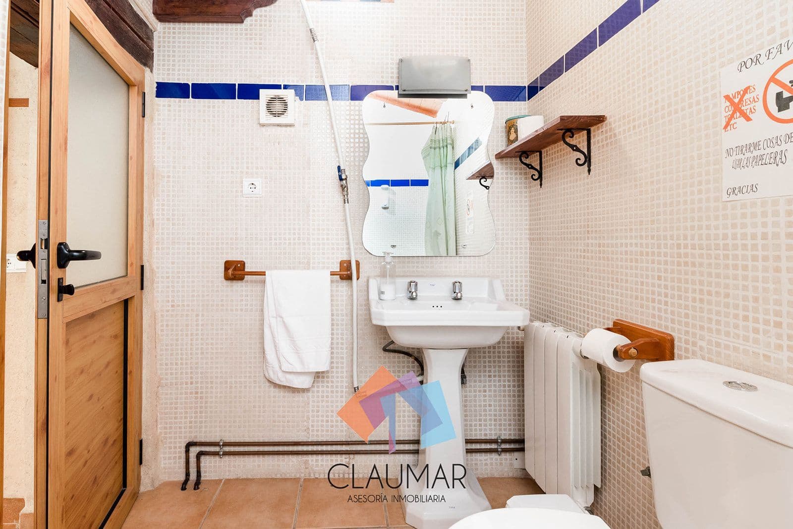 9 soveværelse Hotel til salg i Palomar med swimmingpool - € 270.000 (Ref: 8113071)