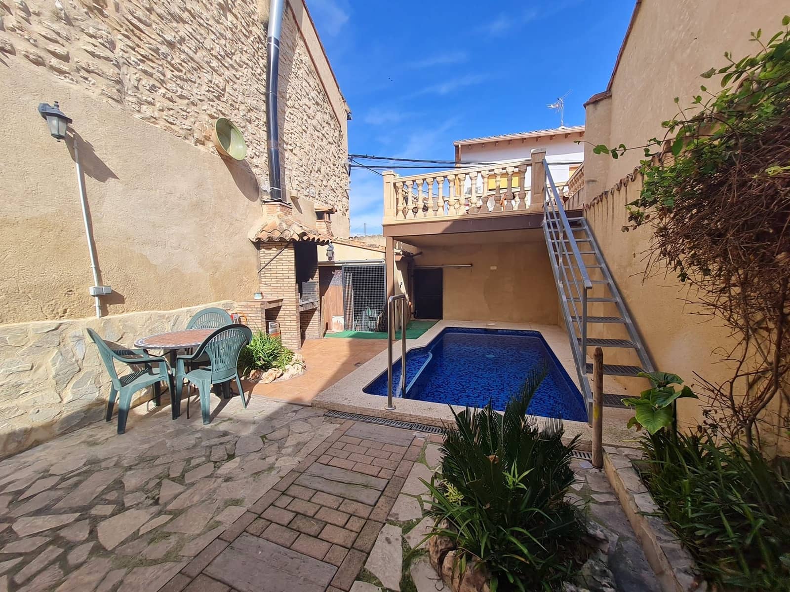 5 soveværelse Finca/Landehus til salg i Palomar med swimmingpool - € 247.000 (Ref: 8113073)