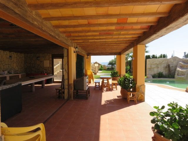 7 bedroom Villa for sale in Puerto Lumbreras with pool garage - € 899,000 (Ref: 8113074)