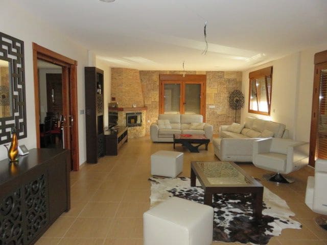 7 bedroom Villa for sale in Puerto Lumbreras with pool garage - € 899,000 (Ref: 8113074)