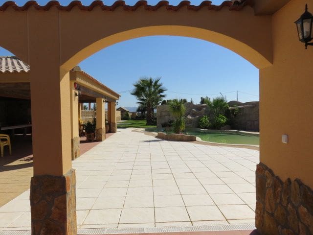 7 bedroom Villa for sale in Puerto Lumbreras with pool garage - € 899,000 (Ref: 8113074)