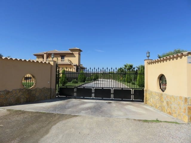 7 bedroom Villa for sale in Puerto Lumbreras with pool garage - € 899,000 (Ref: 8113074)