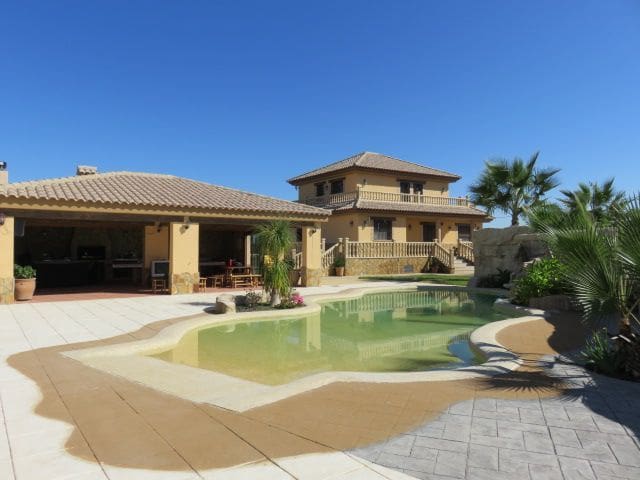7 bedroom Villa for sale in Puerto Lumbreras with pool garage - € 899,000 (Ref: 8113074)