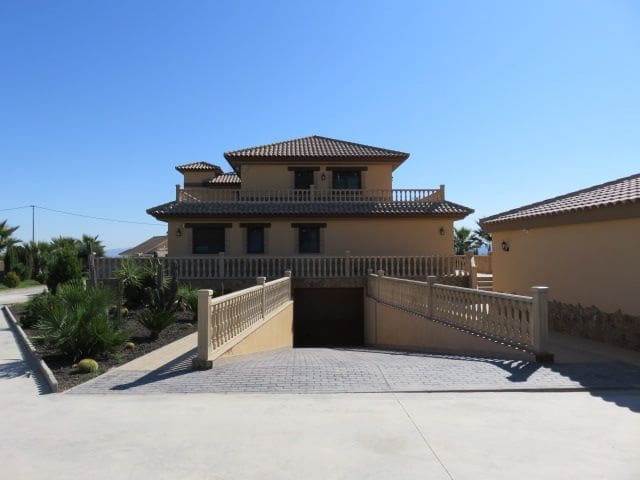 7 bedroom Villa for sale in Puerto Lumbreras with pool garage - € 899,000 (Ref: 8113074)