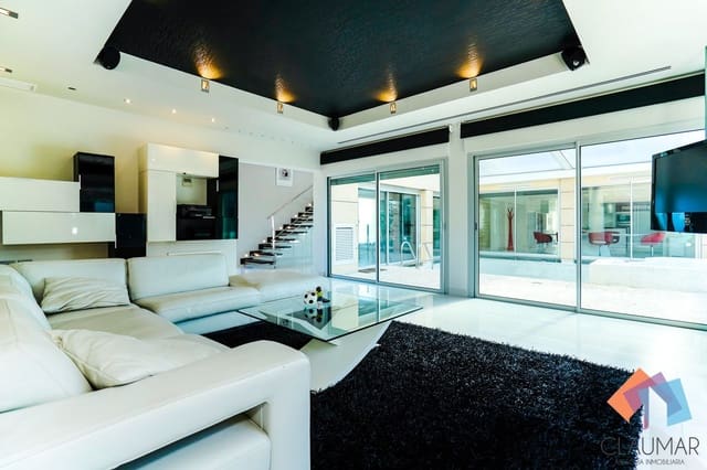 4 soverom Villa til salgs i Gandia med svømmebasseng garasje - € 900 000 (Ref: 8113079)