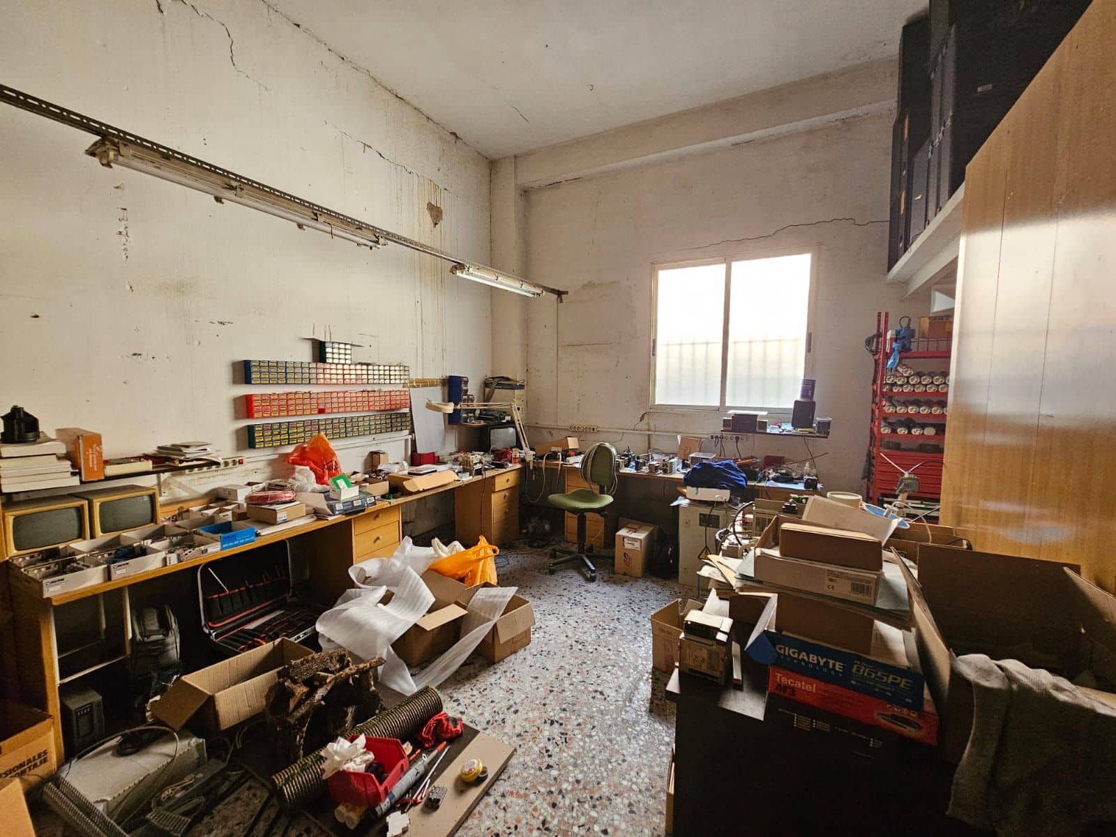 Commercial for sale in Gandia - € 156,000 (Ref: 8343596)