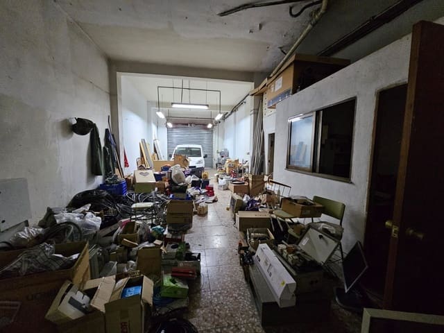 Commercieel te koop in Gandia - € 156.000 (Ref: 8343596)