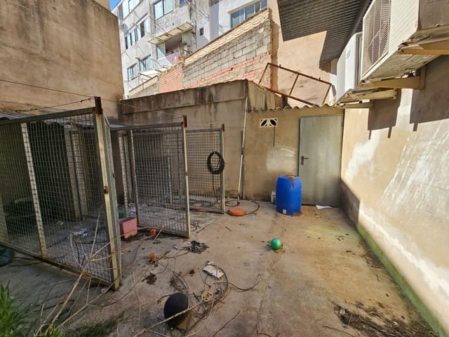 Commercieel te koop in Gandia - € 156.000 (Ref: 8343596)