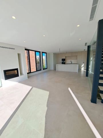 5 soverom Villa til salgs i Oliva Playa, Oliva med svømmebasseng garasje - € 950 000 (Ref: 9094568)