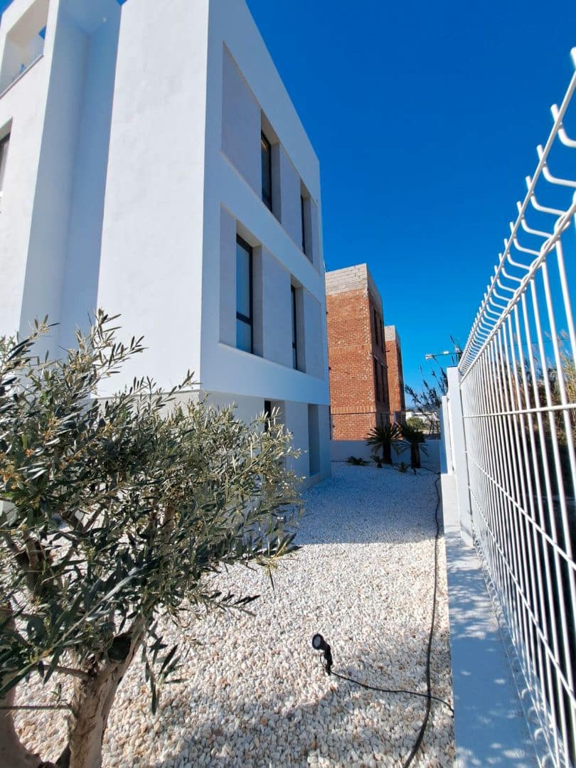 5 soveværelse Villa til salg i Oliva med swimmingpool garage - € 950.000 (Ref: 9094568)