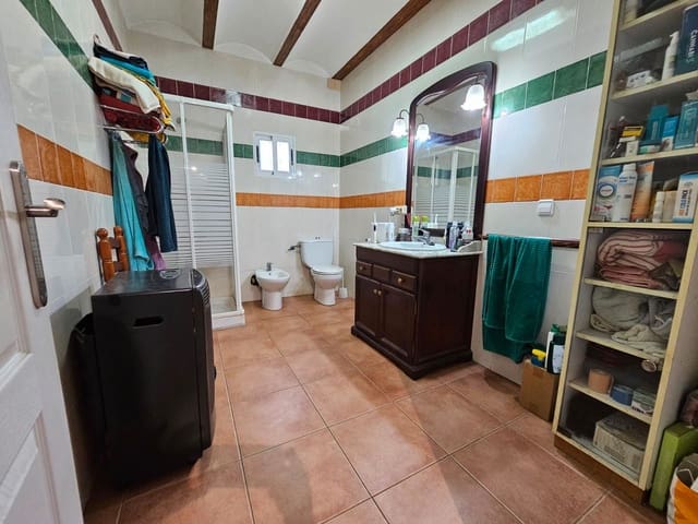 4 bedroom Villa for sale in Villalonga with pool - € 193,000 (Ref: 9115646)