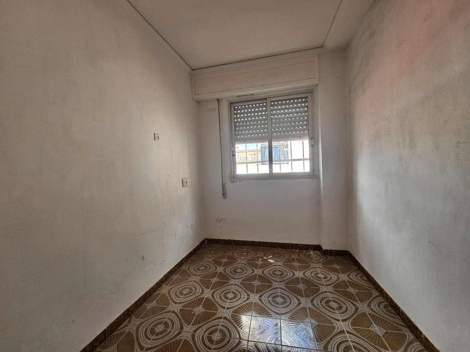 4 bedroom Flat for sale in Gandia - € 80,000 (Ref: 9129368)