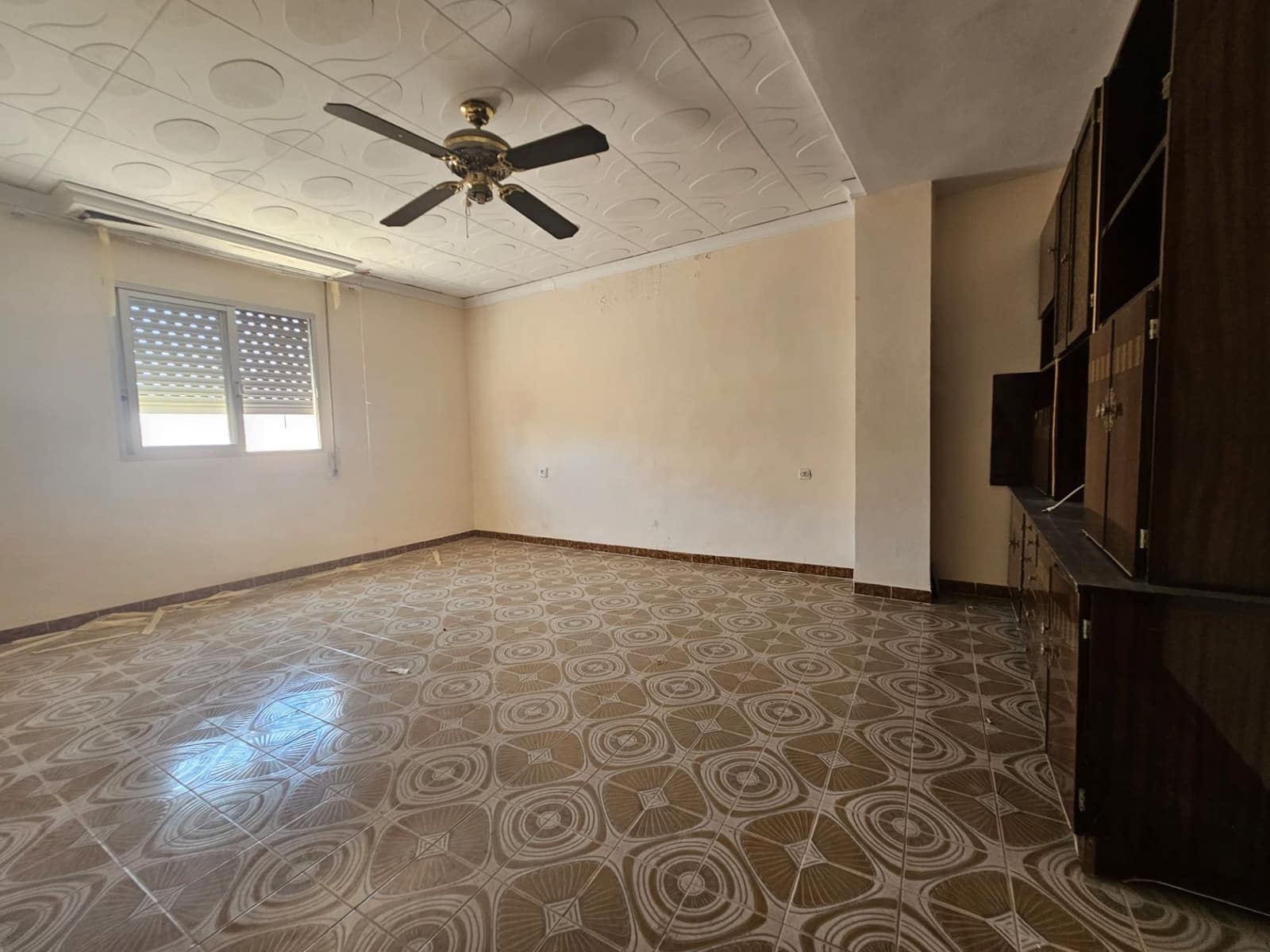 4 bedroom Flat for sale in Gandia - € 80,000 (Ref: 9129368)