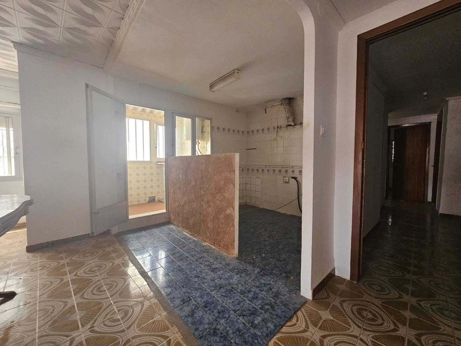 4 bedroom Flat for sale in Gandia - € 80,000 (Ref: 9129368)