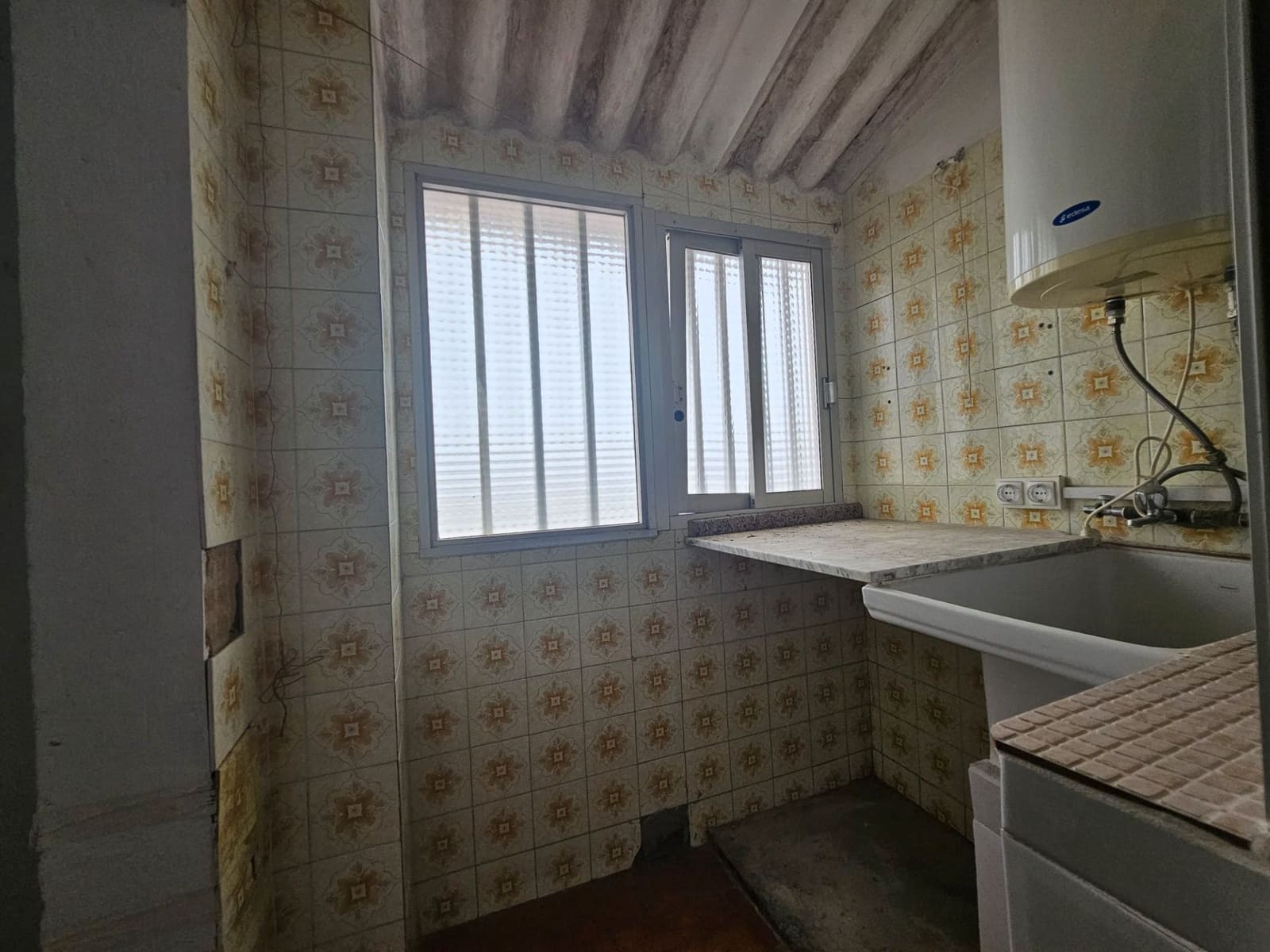 4 bedroom Flat for sale in Gandia - € 80,000 (Ref: 9129368)