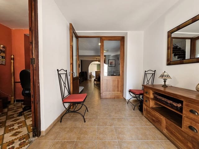 Casa de 5 habitaciones en Oliva Pueblo, Oliva en venta - 229.900 € (Ref: 9146564)