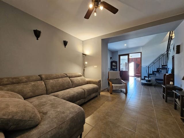 Casa de 5 habitaciones en Oliva Pueblo, Oliva en venta - 229.900 € (Ref: 9146564)