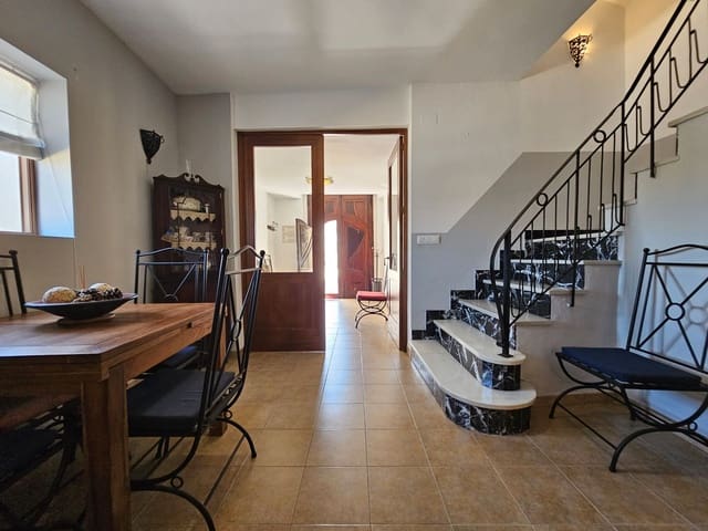 Casa de 5 habitaciones en Oliva Pueblo, Oliva en venta - 229.900 € (Ref: 9146564)