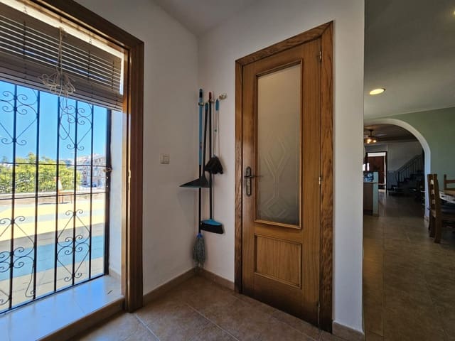 Casa de 5 habitaciones en Oliva Pueblo, Oliva en venta - 229.900 € (Ref: 9146564)