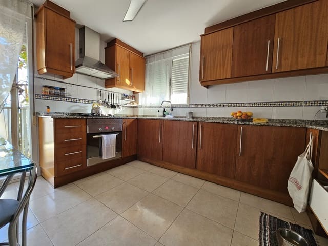 4 bedroom Townhouse for sale in Beniflá with garage - € 230,000 (Ref: 9161880)