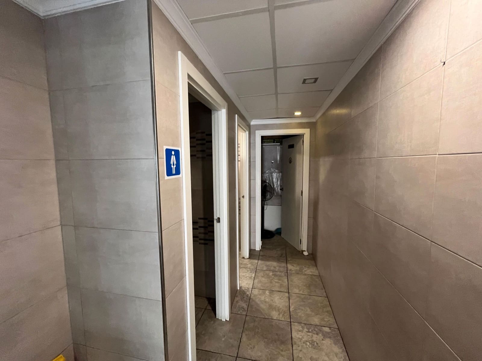 Erhverv til salg i Gandia - € 233.000 (Ref: 9235784)