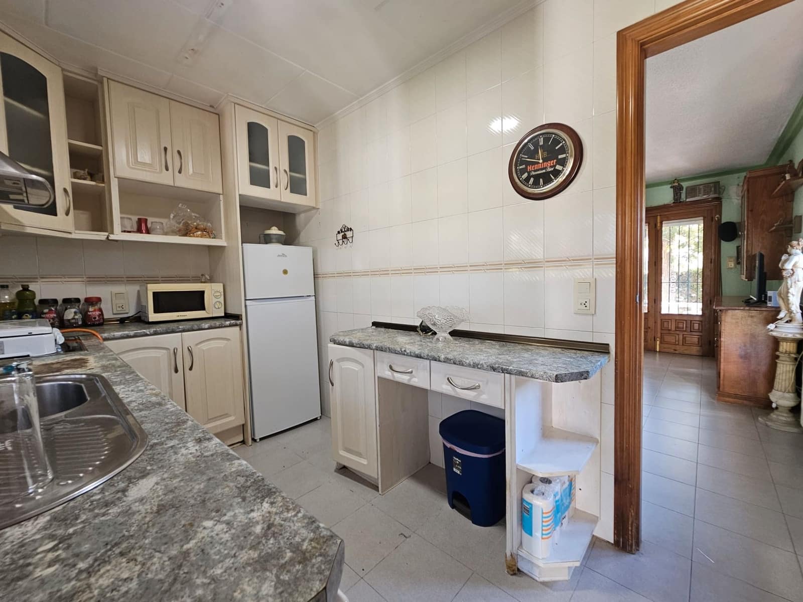 3 slaapkamer Halfvrijstaande villa te koop in Miramar met garage - € 220.000 (Ref: 9397961)