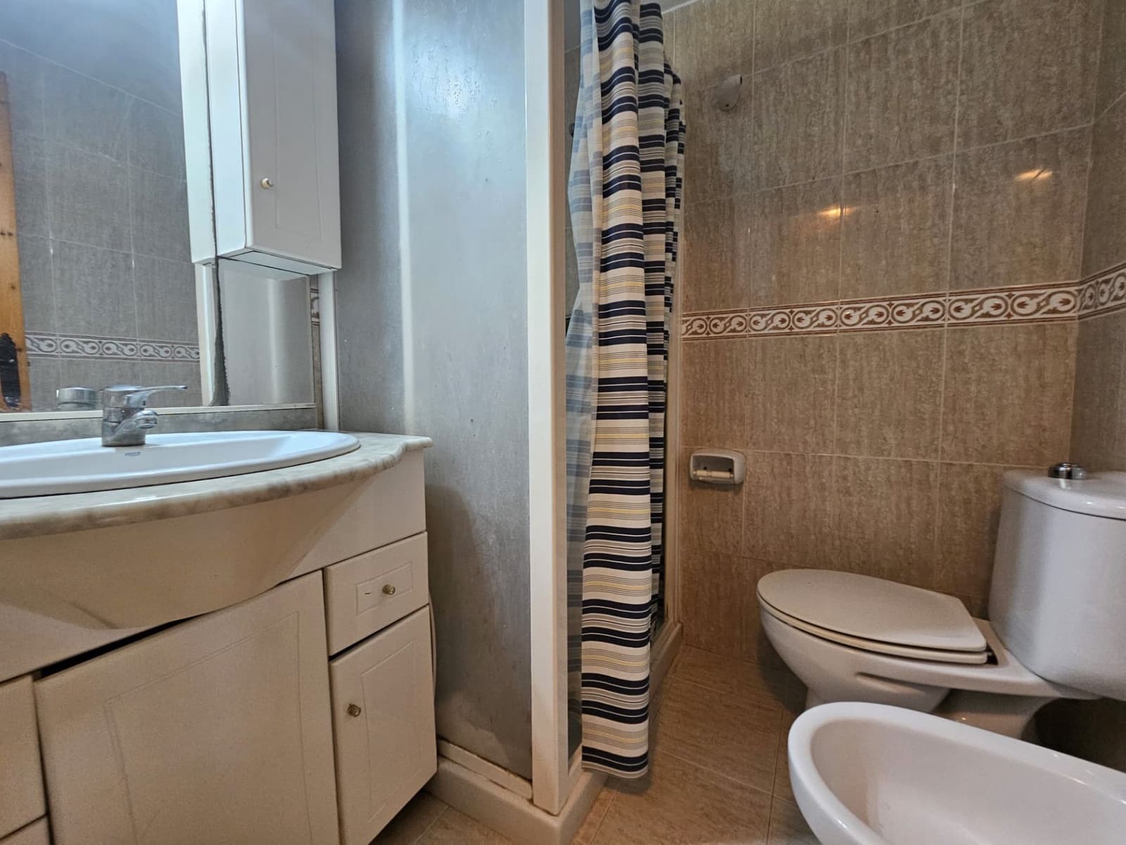 3 slaapkamer Halfvrijstaande villa te koop in Miramar met garage - € 220.000 (Ref: 9397961)