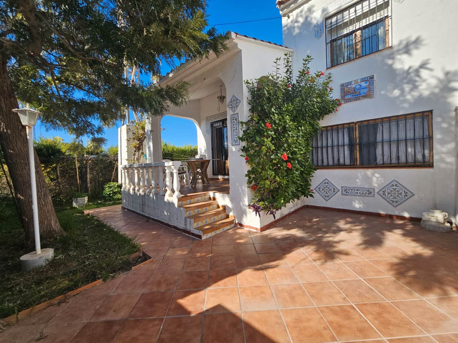 3 slaapkamer Halfvrijstaande villa te koop in Miramar met garage - € 220.000 (Ref: 9397961)