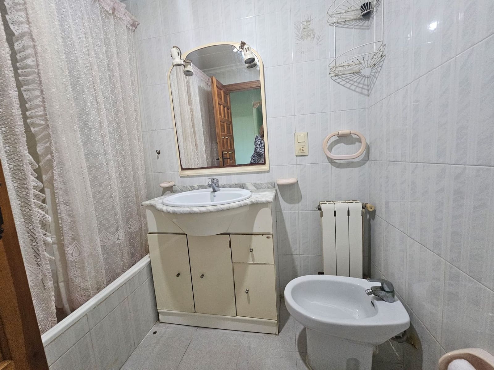 3 slaapkamer Halfvrijstaande villa te koop in Miramar met garage - € 220.000 (Ref: 9397961)